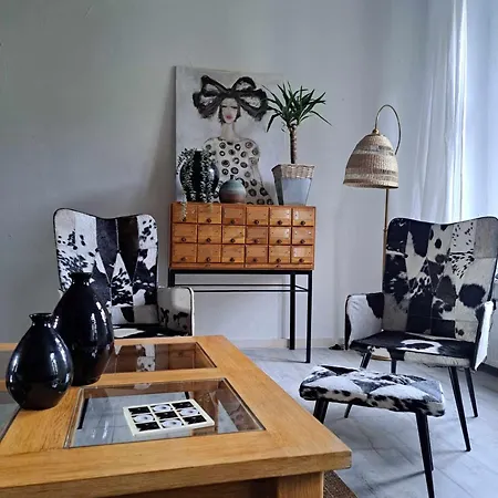 W Fabryce Czekolady Бытом